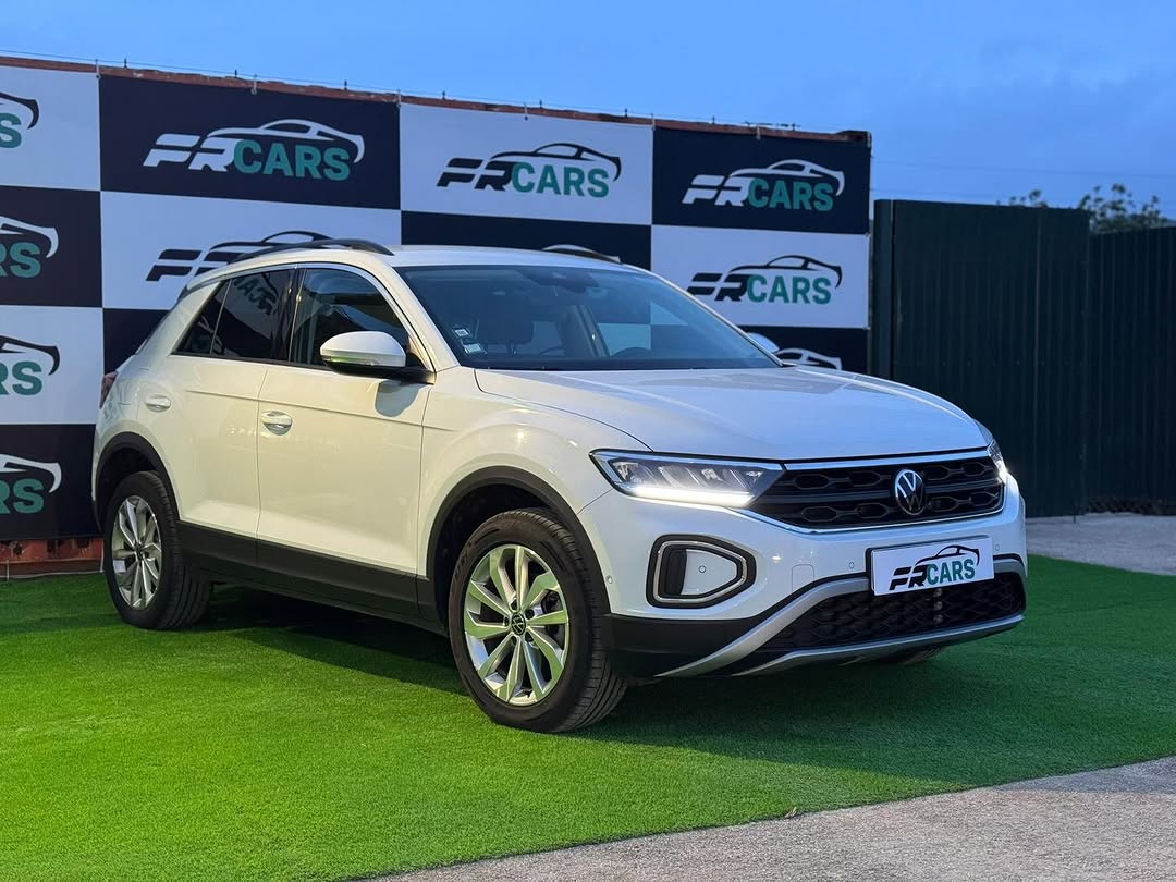 VOLKSWAGEN T ROC